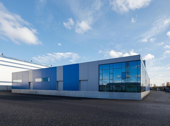 Производственное здание по выпуску алюминиевых светопрозрачных конструкций